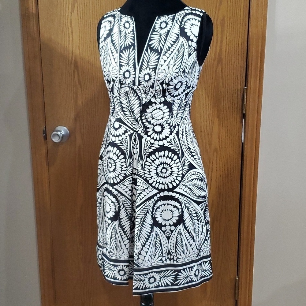 Banana republic black white sill floral pattern dress pockets lined sleeveless